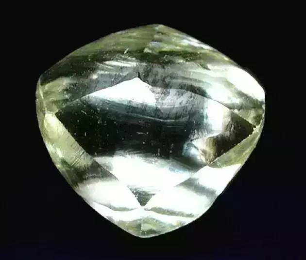 翡翠原石种水什么意思含水翡翠原石图片-第62张图片-翡翠网 翡翠原石种水什么意思含水翡翠原石图片-第62张图片-翡翠网