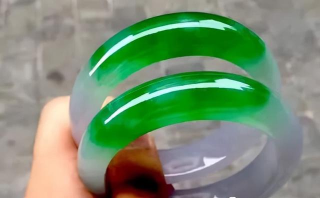 翡翠原石技巧热门翡翠知识-第15张图片-翡翠网 翡翠原石技巧热门翡翠知识-第15张图片-翡翠网