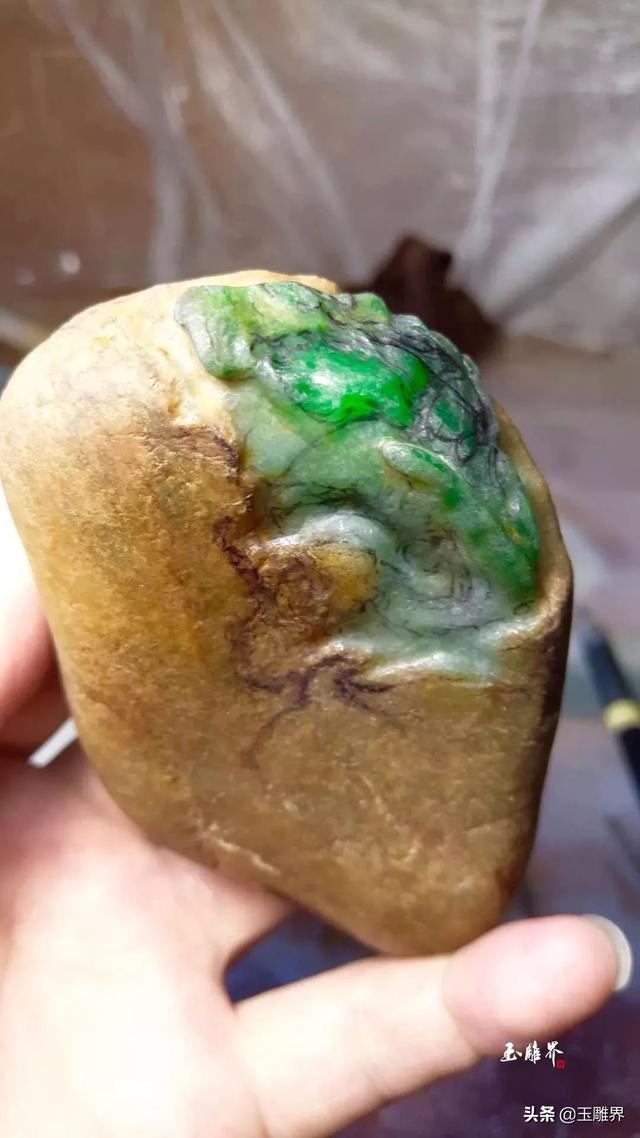 阳绿翡翠原石图片价格的简单介绍-第4张图片-翡翠网 阳绿翡翠原石图片价格的简单介绍-第4张图片-翡翠网