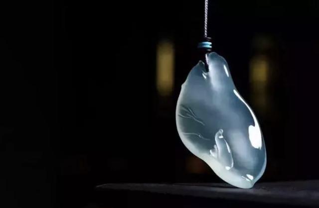 翡翠浓绿和阳绿哪个好,瓜皮绿翡翠价格-第1张图片-翡翠网 翡翠浓绿和阳绿哪个好,瓜皮绿翡翠价格-第1张图片-翡翠网