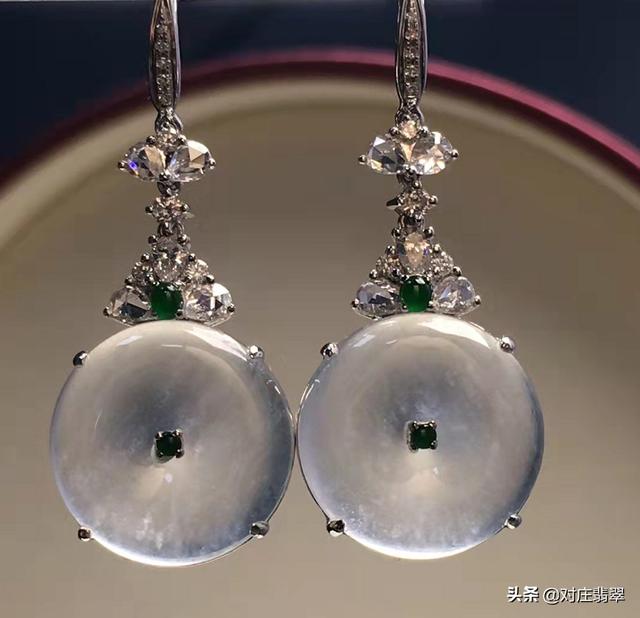 黑冰翡翠的价格,黑冰水墨画种-第2张图片-翡翠网 黑冰翡翠的价格,黑冰水墨画种-第2张图片-翡翠网