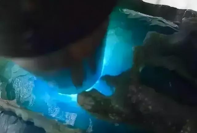 湖北翡翠原石小块400块翡翠原石-第3张图片-翡翠网 湖北翡翠原石小块400块翡翠原石-第3张图片-翡翠网