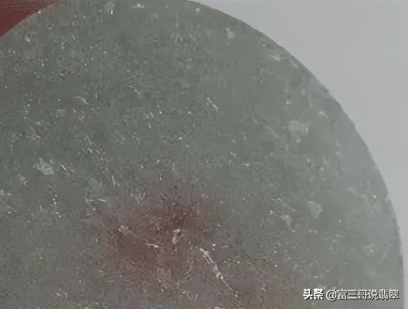 石榴石真假翡翠知识石榴石真假难辨-第4张图片-翡翠网 石榴石真假翡翠知识石榴石真假难辨-第4张图片-翡翠网