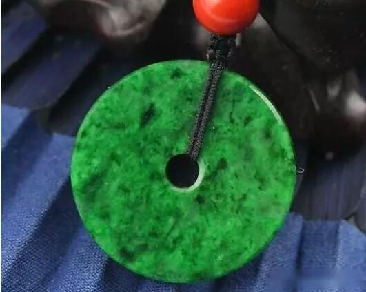 翡翠干青原石,翡翠原石干青切开是什么样的-第4张图片-翡翠网 翡翠干青原石,翡翠原石干青切开是什么样的-第4张图片-翡翠网