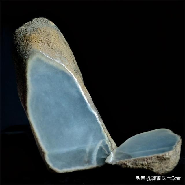 会卡原石如何看种老翡翠非原石什么意思-第2张图片-翡翠网 会卡原石如何看种老翡翠非原石什么意思-第2张图片-翡翠网