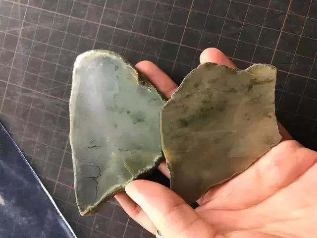 翡翠原石切开的简单介绍-第2张图片-翡翠网 翡翠原石切开的简单介绍-第2张图片-翡翠网