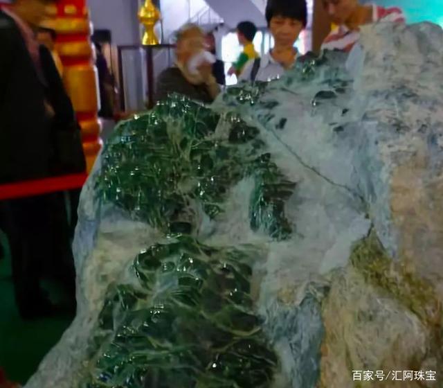 中国最大的翡翠原石的简单介绍-第5张图片-翡翠网 中国最大的翡翠原石的简单介绍-第5张图片-翡翠网