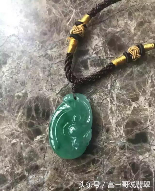 翡翠挂件手镯怎么上色的简单介绍-第7张图片-翡翠网 翡翠挂件手镯怎么上色的简单介绍-第7张图片-翡翠网