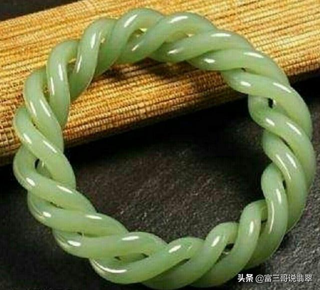 a货翡翠手镯正常多少价钱翡翠手镯排名图片-第12张图片-翡翠网 a货翡翠手镯正常多少价钱翡翠手镯排名图片-第12张图片-翡翠网