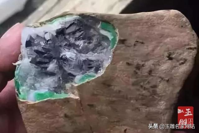 了解翡翠原石的真假的简单介绍-第2张图片-翡翠网 了解翡翠原石的真假的简单介绍-第2张图片-翡翠网