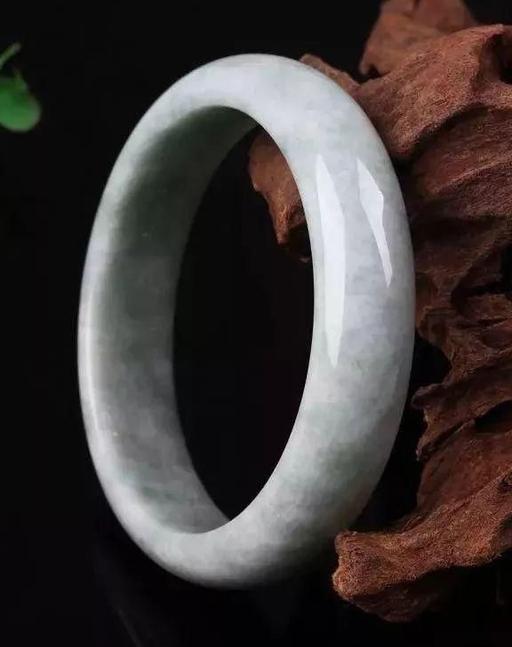 翡翠原石的价位,翡翠透明价格-第8张图片-翡翠网 翡翠原石的价位,翡翠透明价格-第8张图片-翡翠网