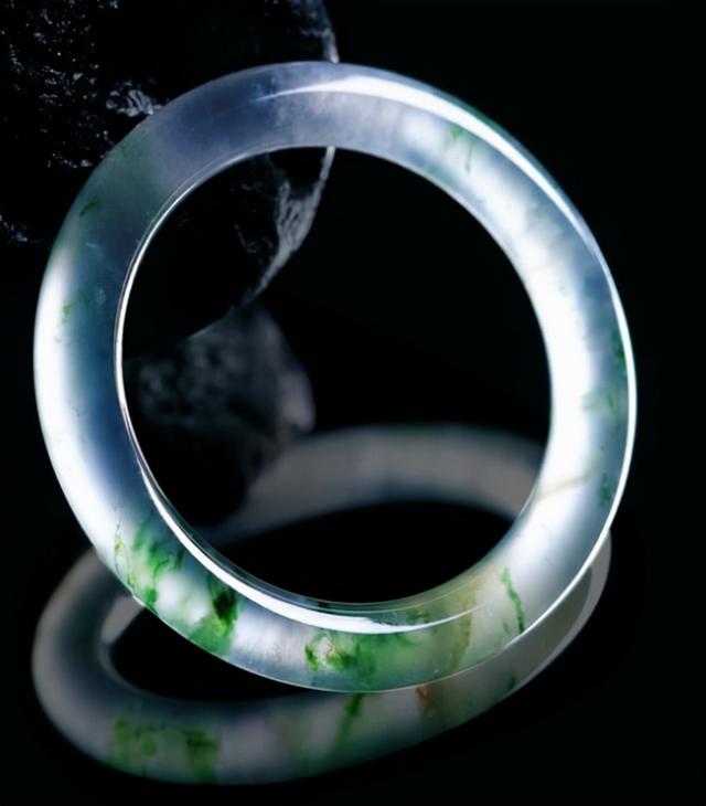 翡翠小知识翡翠的透明度讲解的简单介绍-第5张图片-翡翠网 翡翠小知识翡翠的透明度讲解的简单介绍-第5张图片-翡翠网