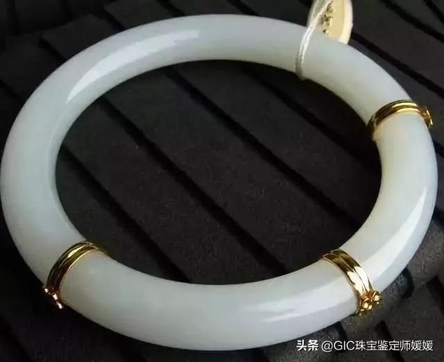 翡翠手镯撞击视频,翡翠和玉的区别-第11张图片-翡翠网 翡翠手镯撞击视频,翡翠和玉的区别-第11张图片-翡翠网