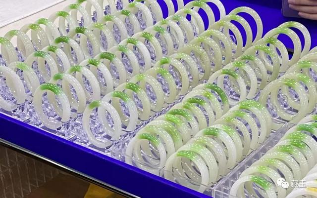 淘宝上手镯明料能买吗,低端翡翠手镯造假-第2张图片-翡翠网 淘宝上手镯明料能买吗,低端翡翠手镯造假-第2张图片-翡翠网