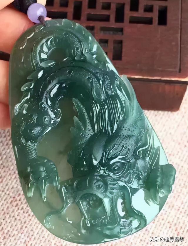 翡翠老蓝水知识,老种蓝水翡翠好不好-第4张图片-翡翠网 翡翠老蓝水知识,老种蓝水翡翠好不好-第4张图片-翡翠网