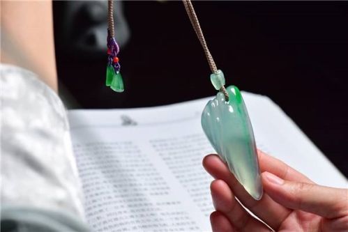 翡翠知识文化,翡翠的历史文化由来-第1张图片-翡翠网 翡翠知识文化,翡翠的历史文化由来-第1张图片-翡翠网