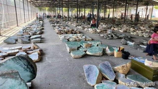 万科20亿翡翠原石开局一块变20万-第4张图片-翡翠网 万科20亿翡翠原石开局一块变20万-第4张图片-翡翠网