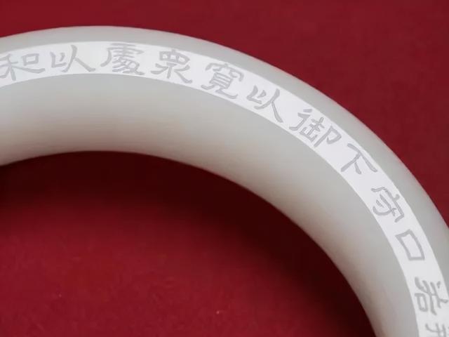 全绿翡翠手镯价格带绿的镯子大概多少钱-第7张图片-翡翠网 全绿翡翠手镯价格带绿的镯子大概多少钱-第7张图片-翡翠网