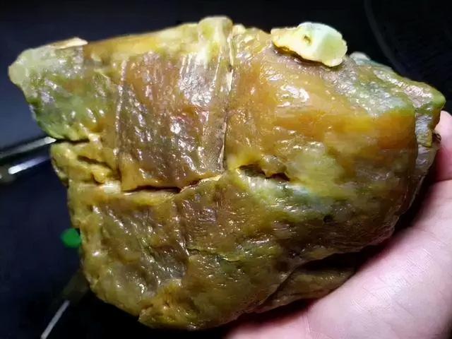 大马坎翡翠原石美女
大马坎翡翠原石多少钱-第1张图片-翡翠网 大马坎翡翠原石美女
大马坎翡翠原石多少钱-第1张图片-翡翠网