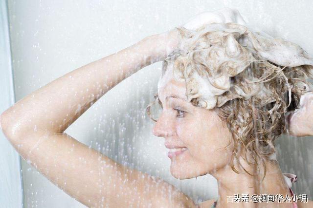 晒晒我带了5年的翡翠手镯翡翠手镯加热染色有害吗-第5张图片-翡翠网 晒晒我带了5年的翡翠手镯翡翠手镯加热染色有害吗-第5张图片-翡翠网