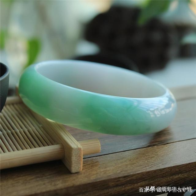 晒晒我带了5年的翡翠手镯翡翠手镯加热染色有害吗-第6张图片-翡翠网 晒晒我带了5年的翡翠手镯翡翠手镯加热染色有害吗-第6张图片-翡翠网