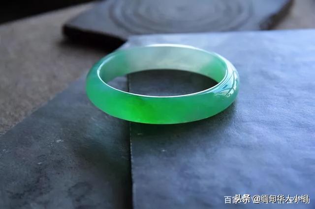 晒晒我带了5年的翡翠手镯翡翠手镯加热染色有害吗-第7张图片-翡翠网 晒晒我带了5年的翡翠手镯翡翠手镯加热染色有害吗-第7张图片-翡翠网
