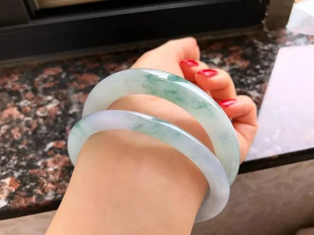 主持人翡翠知识,主持人是怎么主持的-第6张图片-翡翠网 主持人翡翠知识,主持人是怎么主持的-第6张图片-翡翠网