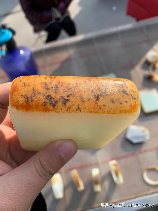 红绳能和玉镯一起戴吗,俄玉手串和翡翠手镯一起戴可以吗-第3张图片-翡翠网 红绳能和玉镯一起戴吗,俄玉手串和翡翠手镯一起戴可以吗-第3张图片-翡翠网