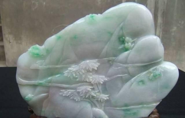 玻璃种帝王绿48亿手镯翡翠原石是按斤卖的吗-第4张图片-翡翠网 玻璃种帝王绿48亿手镯翡翠原石是按斤卖的吗-第4张图片-翡翠网