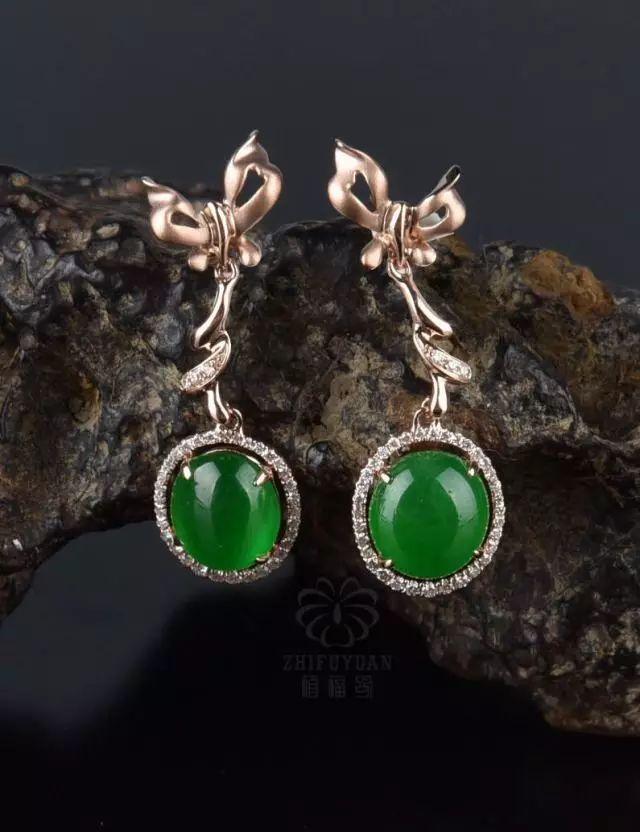 玻璃种帝王绿48亿手镯翡翠原石是按斤卖的吗-第13张图片-翡翠网 玻璃种帝王绿48亿手镯翡翠原石是按斤卖的吗-第13张图片-翡翠网