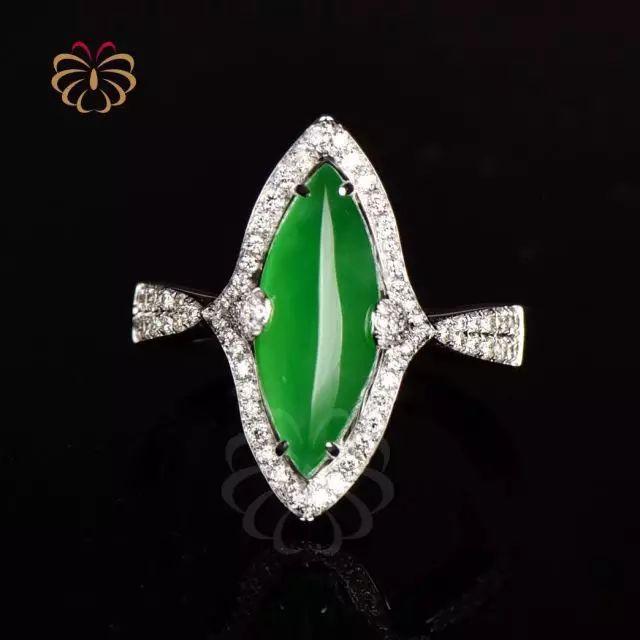 玻璃种帝王绿48亿手镯翡翠原石是按斤卖的吗-第18张图片-翡翠网 玻璃种帝王绿48亿手镯翡翠原石是按斤卖的吗-第18张图片-翡翠网