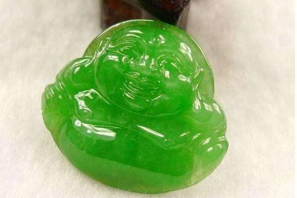 玻璃种帝王绿48亿手镯翡翠原石是按斤卖的吗-第36张图片-翡翠网 玻璃种帝王绿48亿手镯翡翠原石是按斤卖的吗-第36张图片-翡翠网