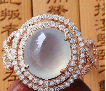 玻璃种帝王绿48亿手镯翡翠原石是按斤卖的吗-第38张图片-翡翠网 玻璃种帝王绿48亿手镯翡翠原石是按斤卖的吗-第38张图片-翡翠网