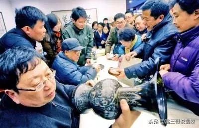 边境翡翠手镯现场的简单介绍-第1张图片-翡翠网 边境翡翠手镯现场的简单介绍-第1张图片-翡翠网