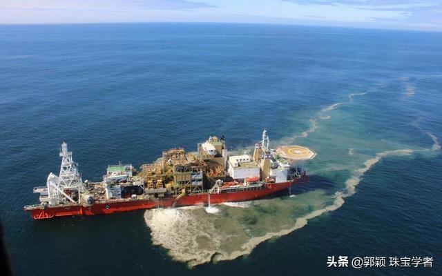 香港特别行政区翡翠赌石知识赌石300块钱赌出5亿-第4张图片-翡翠网 香港特别行政区翡翠赌石知识赌石300块钱赌出5亿-第4张图片-翡翠网