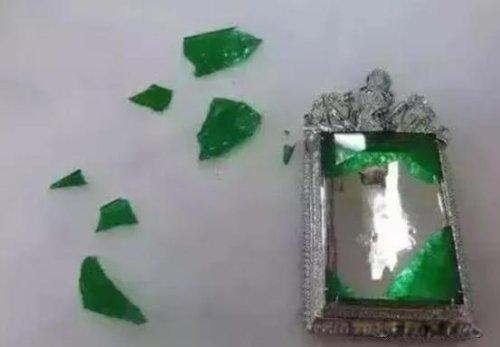 1万左右翡翠手镯图片翡翠怎么选才是最好的-第3张图片-翡翠网 1万左右翡翠手镯图片翡翠怎么选才是最好的-第3张图片-翡翠网