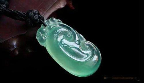 1万左右翡翠手镯图片翡翠怎么选才是最好的-第4张图片-翡翠网 1万左右翡翠手镯图片翡翠怎么选才是最好的-第4张图片-翡翠网