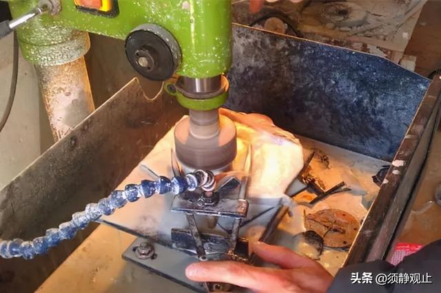 翡翠加工手镯视频原石翡翠手镯-第8张图片-翡翠网 翡翠加工手镯视频原石翡翠手镯-第8张图片-翡翠网