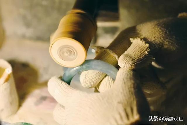 翡翠加工手镯视频原石翡翠手镯-第13张图片-翡翠网 翡翠加工手镯视频原石翡翠手镯-第13张图片-翡翠网