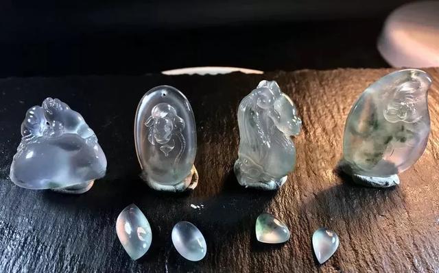 怎么看翡翠原石有没有出绿,荷花绿翡翠原石-第10张图片-翡翠网 怎么看翡翠原石有没有出绿,荷花绿翡翠原石-第10张图片-翡翠网