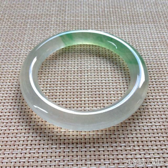 关于翡翠原石废料价格的信息-第1张图片-翡翠网 关于翡翠原石废料价格的信息-第1张图片-翡翠网