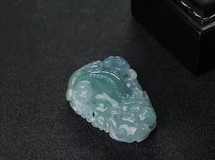 千万不要左手戴银手镯,左手貔貅右手翡翠手镯可以吗-第2张图片-翡翠网 千万不要左手戴银手镯,左手貔貅右手翡翠手镯可以吗-第2张图片-翡翠网