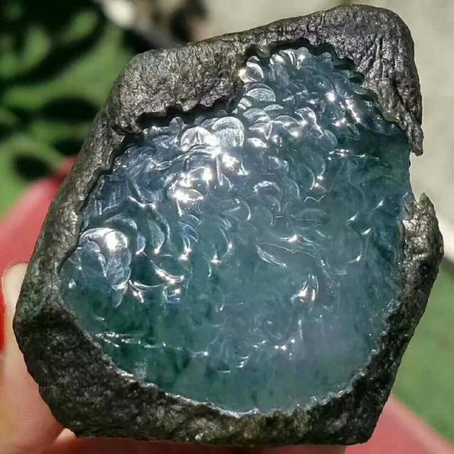 莫西沙白岩砂翡翠原石图片,莫西沙翻沙料的特点-第1张图片-翡翠网 莫西沙白岩砂翡翠原石图片,莫西沙翻沙料的特点-第1张图片-翡翠网