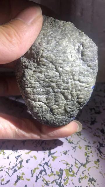 莫西沙白岩砂翡翠原石图片,莫西沙翻沙料的特点-第3张图片-翡翠网 莫西沙白岩砂翡翠原石图片,莫西沙翻沙料的特点-第3张图片-翡翠网