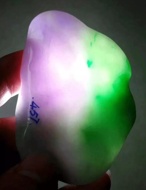 糯种翡翠绿带手镯的简单介绍-第11张图片-翡翠网 糯种翡翠绿带手镯的简单介绍-第11张图片-翡翠网