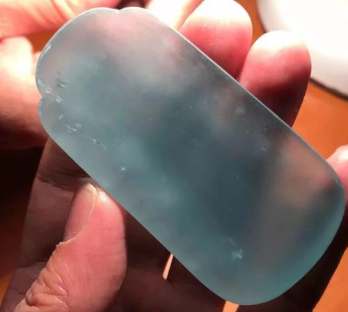 糯种翡翠绿带手镯的简单介绍-第15张图片-翡翠网 糯种翡翠绿带手镯的简单介绍-第15张图片-翡翠网