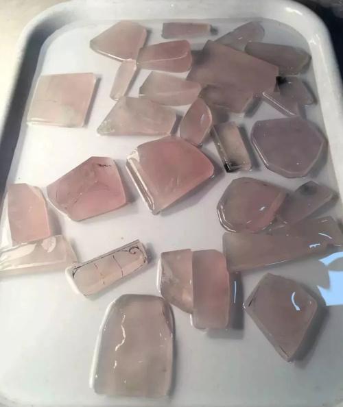 糯种翡翠绿带手镯的简单介绍-第20张图片-翡翠网 糯种翡翠绿带手镯的简单介绍-第20张图片-翡翠网