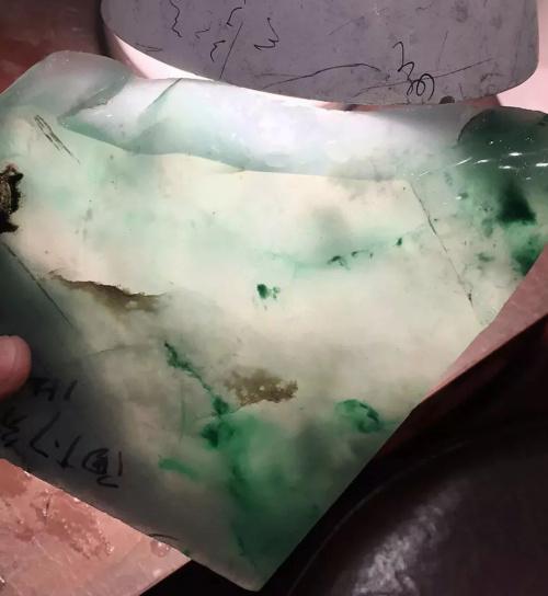 糯种翡翠绿带手镯的简单介绍-第54张图片-翡翠网 糯种翡翠绿带手镯的简单介绍-第54张图片-翡翠网