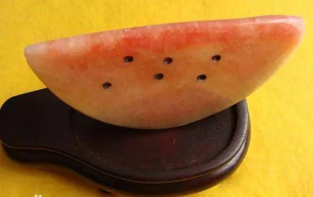 传承翡翠文化知识,有关翡翠方面的知识-第3张图片-翡翠网 传承翡翠文化知识,有关翡翠方面的知识-第3张图片-翡翠网