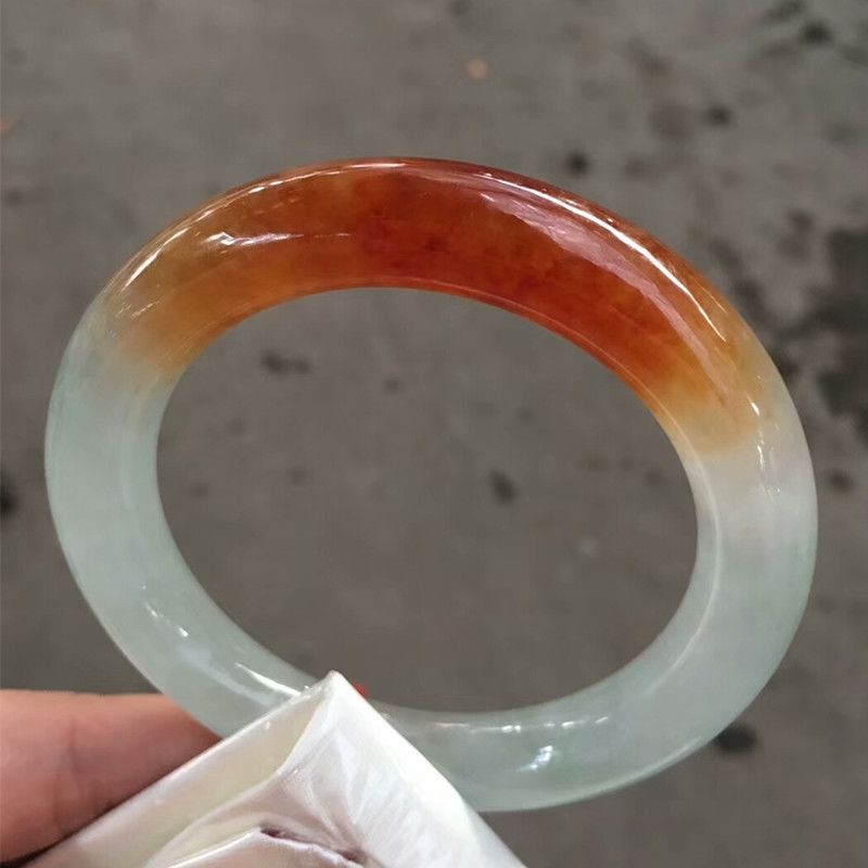 糯化翡翠价格多少的简单介绍-第2张图片-翡翠网 糯化翡翠价格多少的简单介绍-第2张图片-翡翠网